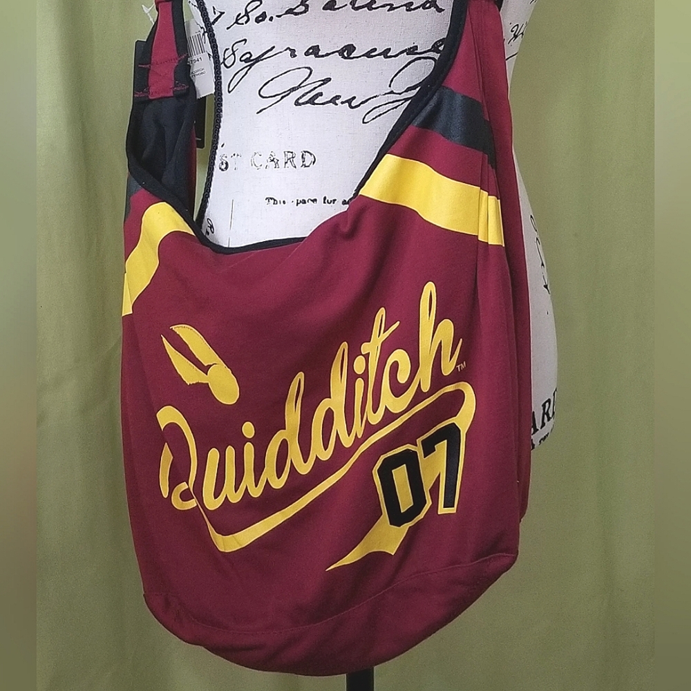 Harry Potter Quidditch Varsity Hobo Bag 07 Hot Topic NWT